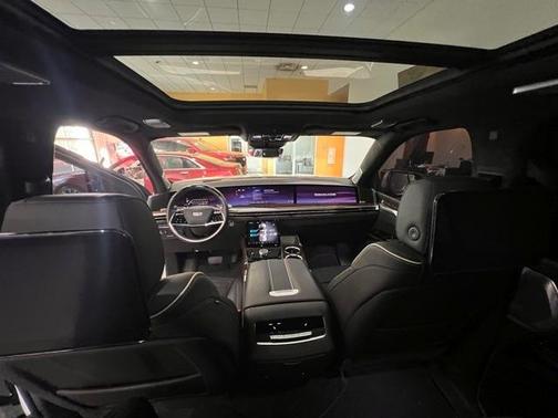 2025 Cadillac Escalade Sport Platinum
