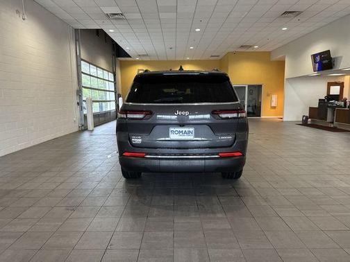 Metallic 2024 Jeep Grand Cherokee L Laredo