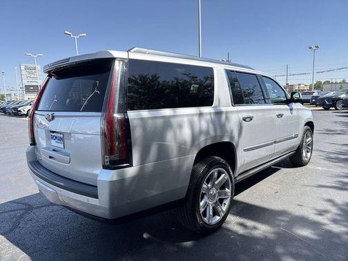 Radiant Silver Metallic 2018 Cadillac Escalade ESV Premium Luxury