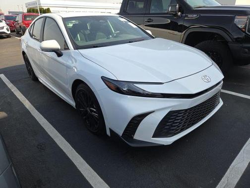 White 2025 Toyota Camry SE