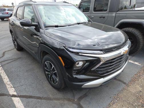 Mosaic Black Metallic 2025 Chevrolet Trailblazer LT
