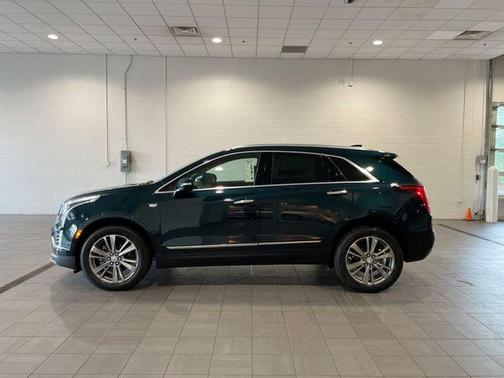 Emerald 2026 Cadillac XT5 Premium Luxury