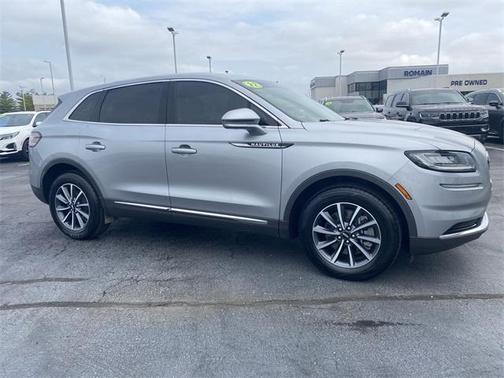 2022 Lincoln Nautilus Standard