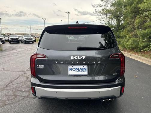 Gravity Gray 2024 Kia Telluride S