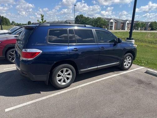 Blue 2011 Toyota Highlander Base