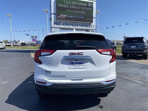 2024 GMC Terrain SLT