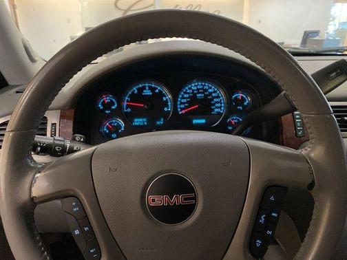 Pure Silver Metallic 2011 GMC Yukon SLT
