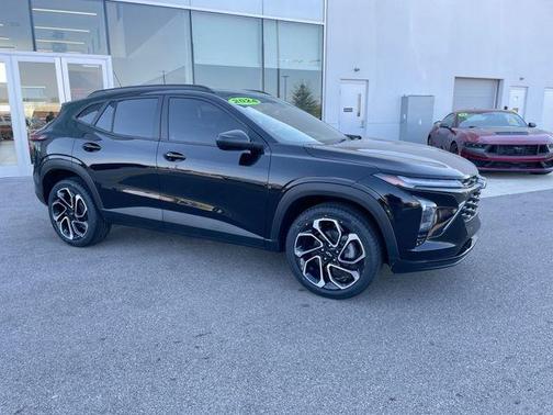 Mosaic Black Metallic 2024 Chevrolet Trax 2RS