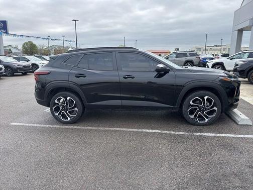 Mosaic Black Metallic 2024 Chevrolet Trax 2RS