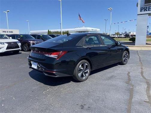 2023 Hyundai ELANTRA SEL