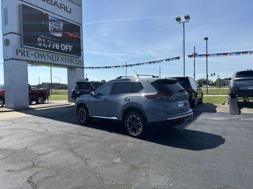 Boulder Gray Metallic 2024 Nissan Rogue Platinum