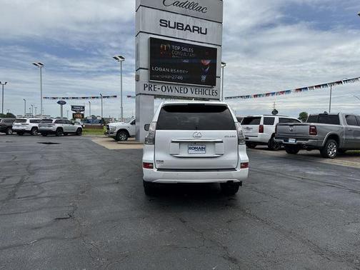 White 2017 Lexus GX 460 Base
