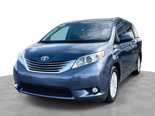 2016 Toyota Sienna XLE
