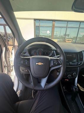 Summit White 2019 Chevrolet Trax LS