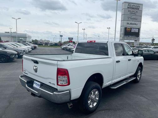 Bright White Clearcoat 2024 RAM 2500 Big Horn