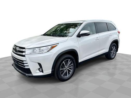 Blizzard Pearl 2019 Toyota Highlander XLE