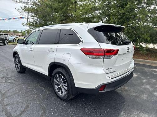 Blizzard Pearl 2019 Toyota Highlander XLE