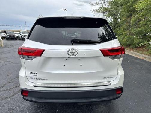 Blizzard Pearl 2019 Toyota Highlander XLE