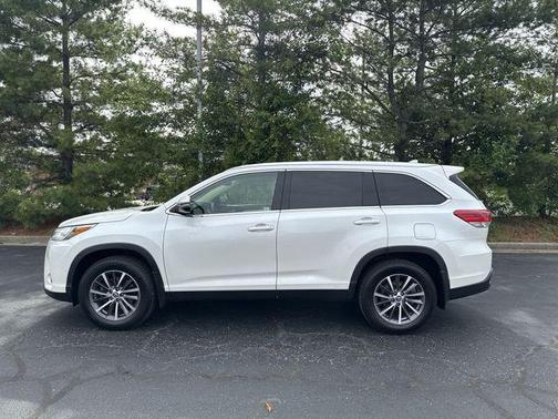 Blizzard Pearl 2019 Toyota Highlander XLE