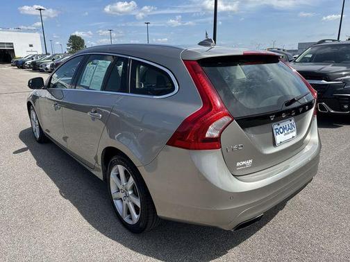 Gold 2016 Volvo V60 T5 Drive-E Premier