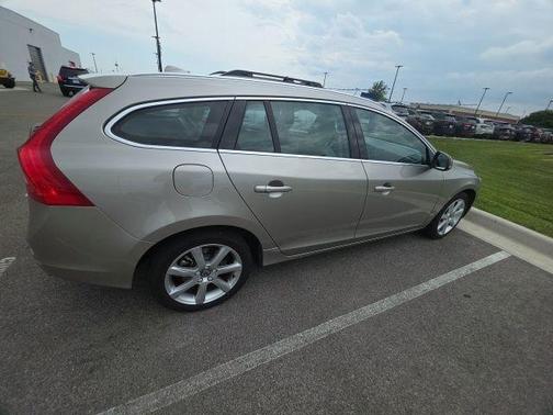 Gold 2016 Volvo V60 T5 Drive-E Premier