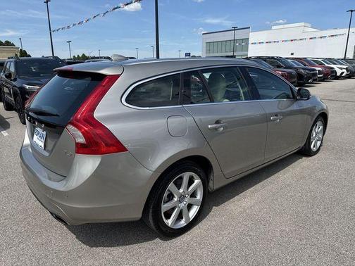 Gold 2016 Volvo V60 T5 Drive-E Premier