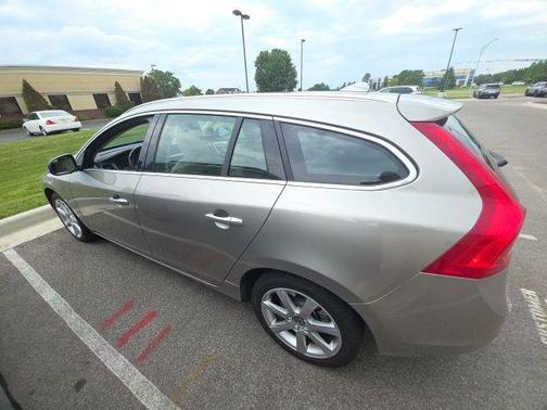 Gold 2016 Volvo V60 T5 Drive-E Premier
