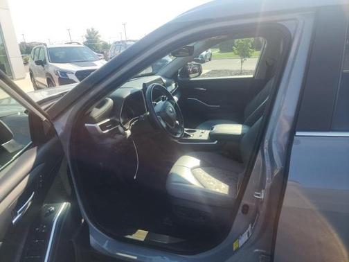 2023 Toyota Highlander Hybrid Bronze Edition