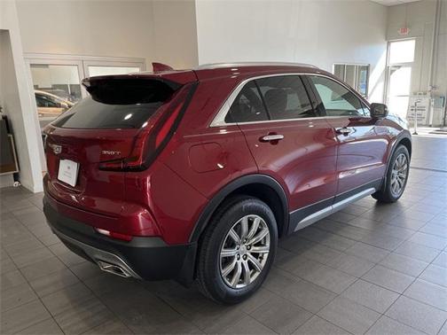 2023 Cadillac XT4 Premium Luxury