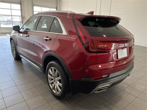 2023 Cadillac XT4 Premium Luxury