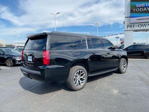 Black 2019 Chevrolet Suburban LT