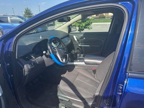 Deep Impact Blue Metallic 2013 Ford Edge SE