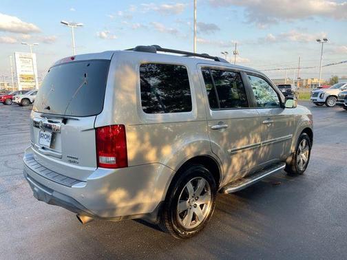 Silver 2014 Honda Pilot Touring