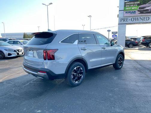 Wolf Gray 2025 Kia Sorento S