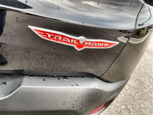2023 Jeep Renegade Trailhawk