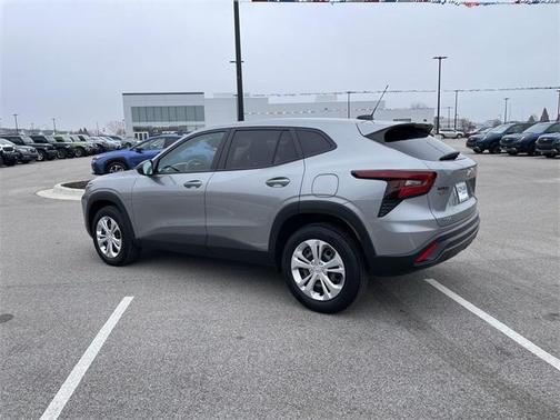 2025 Chevrolet Trax LS