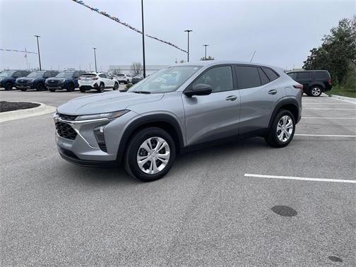 2025 Chevrolet Trax LS