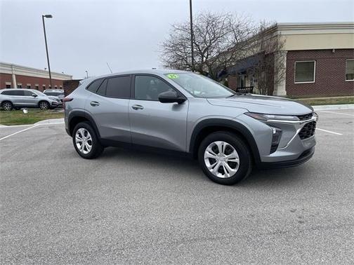 2025 Chevrolet Trax LS