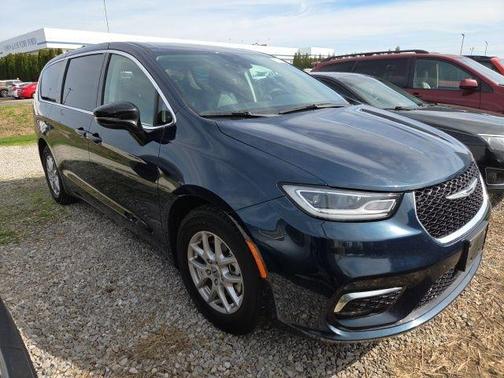 2024 Chrysler Pacifica Touring-L