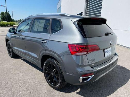 Platinum Gray Metallic 2023 Volkswagen Taos 1.5T SE