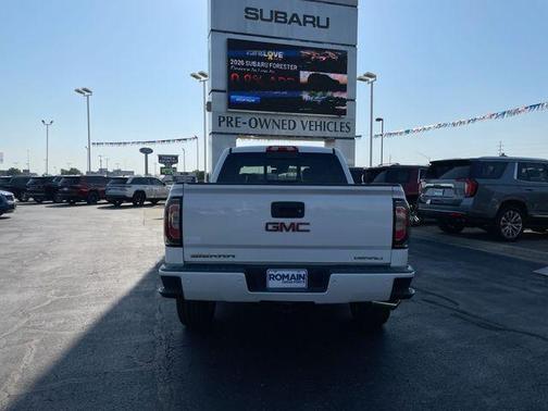 White Frost Tri-Coat 2018 GMC Sierra 1500 Denali