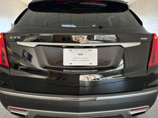 Stellar Black Metallic 2022 Cadillac XT5 Premium Luxury