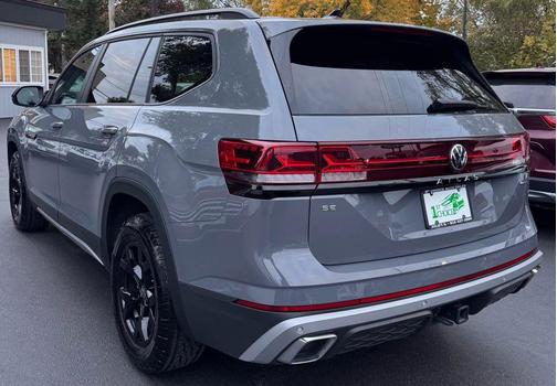 2025 Volkswagen Atlas 2.0T Peak Edition