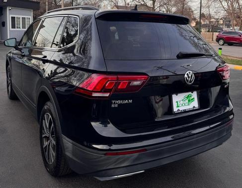 Deep Black Pearl 2019 Volkswagen Tiguan 2.0T SE 4MOTION
