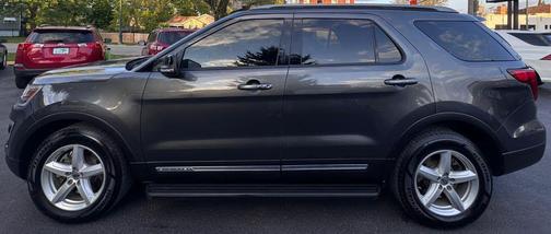 Gray 2017 Ford Explorer sport