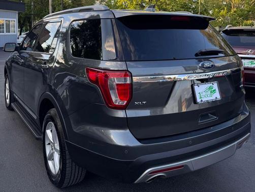 Gray 2017 Ford Explorer sport