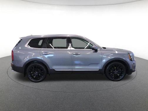 Everlasting Silver 2022 Kia Telluride SX
