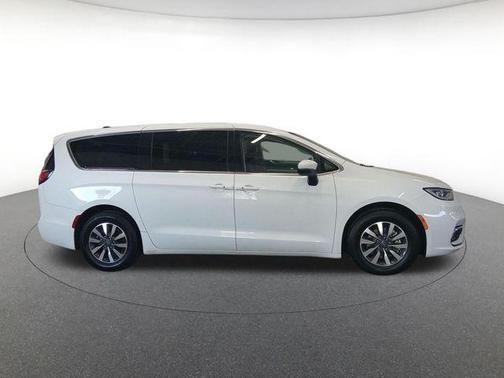 Bright White Clearcoat 2023 Chrysler Pacifica Hybrid Touring L