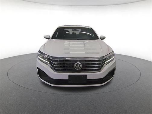 2022 Volkswagen Passat 2.0T R-Line