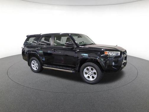 Midnight Black Metallic 2016 Toyota 4Runner SR5